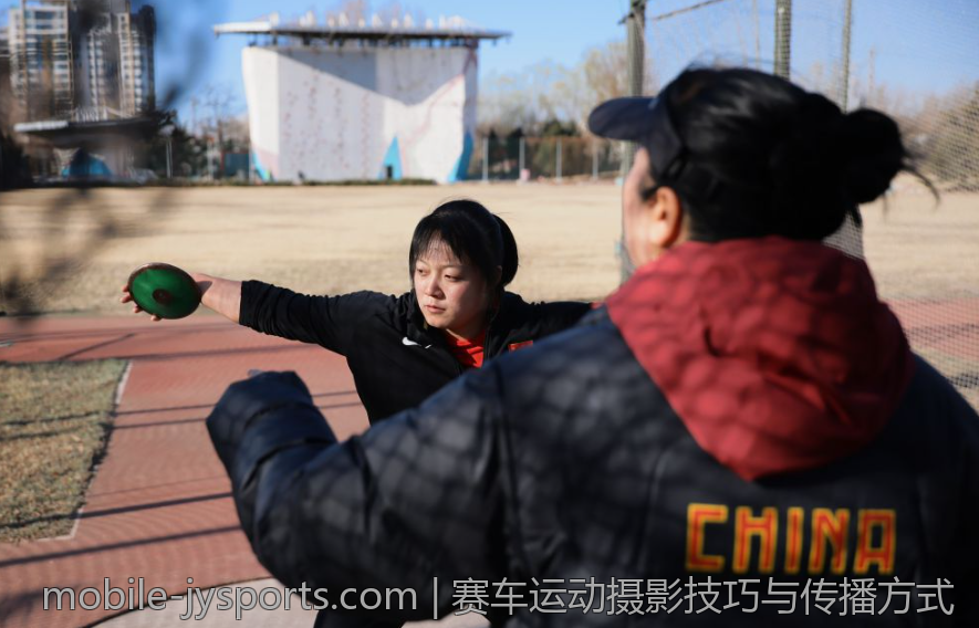 赛车运动摄影技巧与传播方式